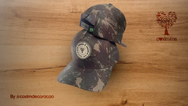 Boné modelo Americano em Tecido Militar Camuflado - Image 2
